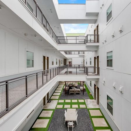 Snappy Loft Style 2Br I Gym I Parking I Workspace ดัลลัส ภายนอก รูปภาพ