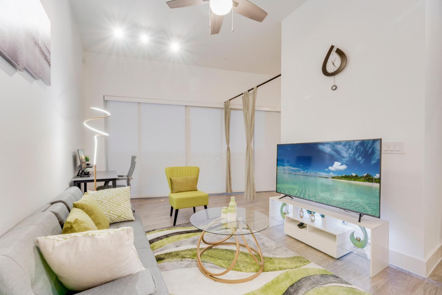 Snappy Loft Style 2Br I Gym I Parking I Workspace ดัลลัส ภายนอก รูปภาพ