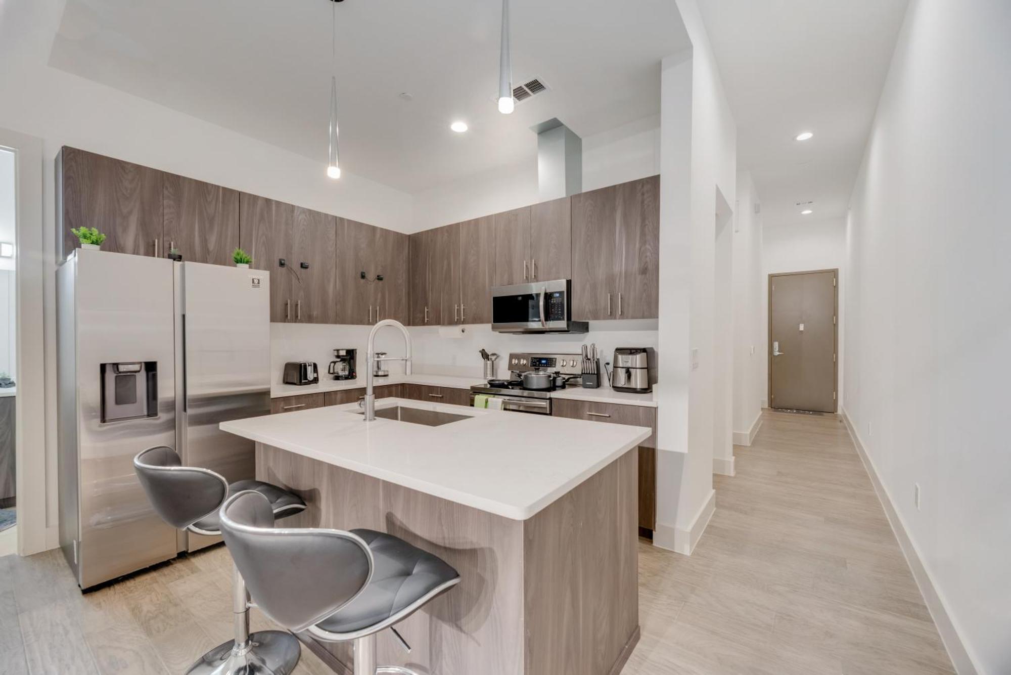 Snappy Loft Style 2Br I Gym I Parking I Workspace ดัลลัส ภายนอก รูปภาพ