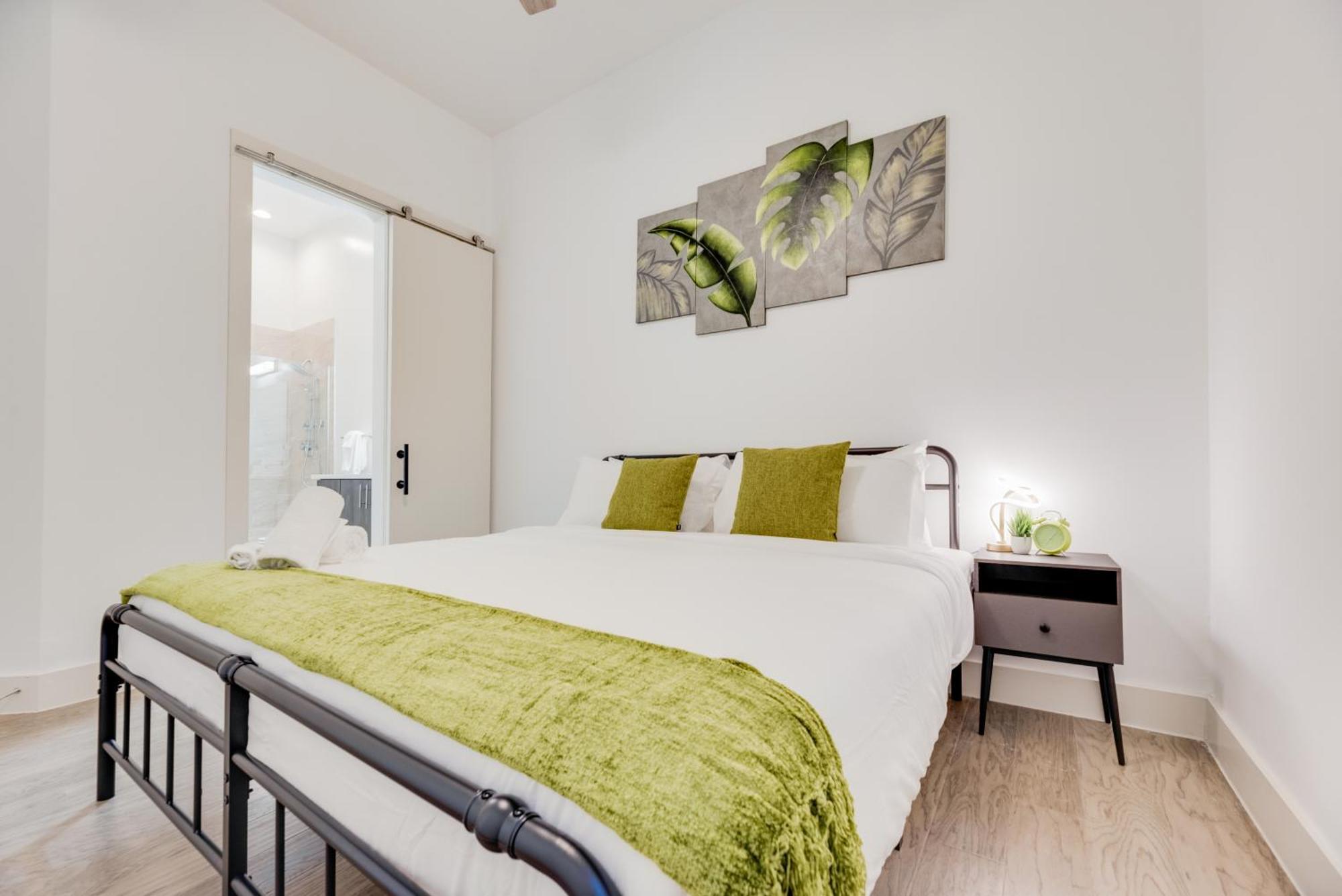 Snappy Loft Style 2Br I Gym I Parking I Workspace ดัลลัส ภายนอก รูปภาพ
