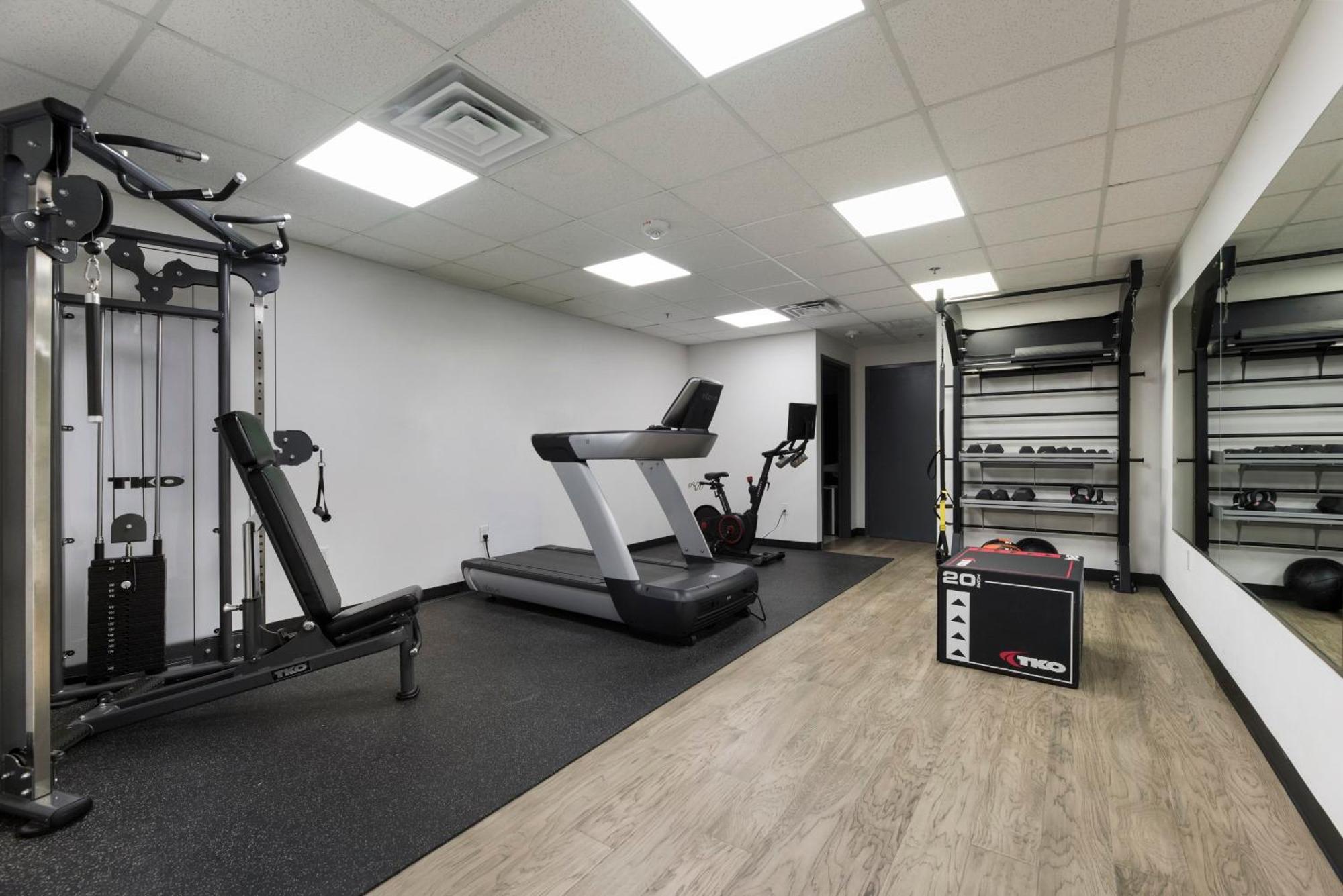 Snappy Loft Style 2Br I Gym I Parking I Workspace ดัลลัส ภายนอก รูปภาพ